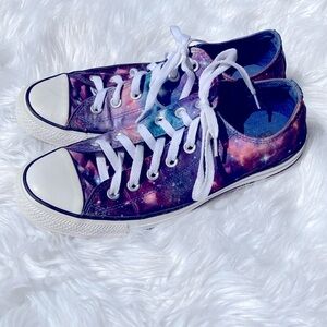 Converse Chuck Taylor Low Top All Star Sneakers Galaxy. Size 9